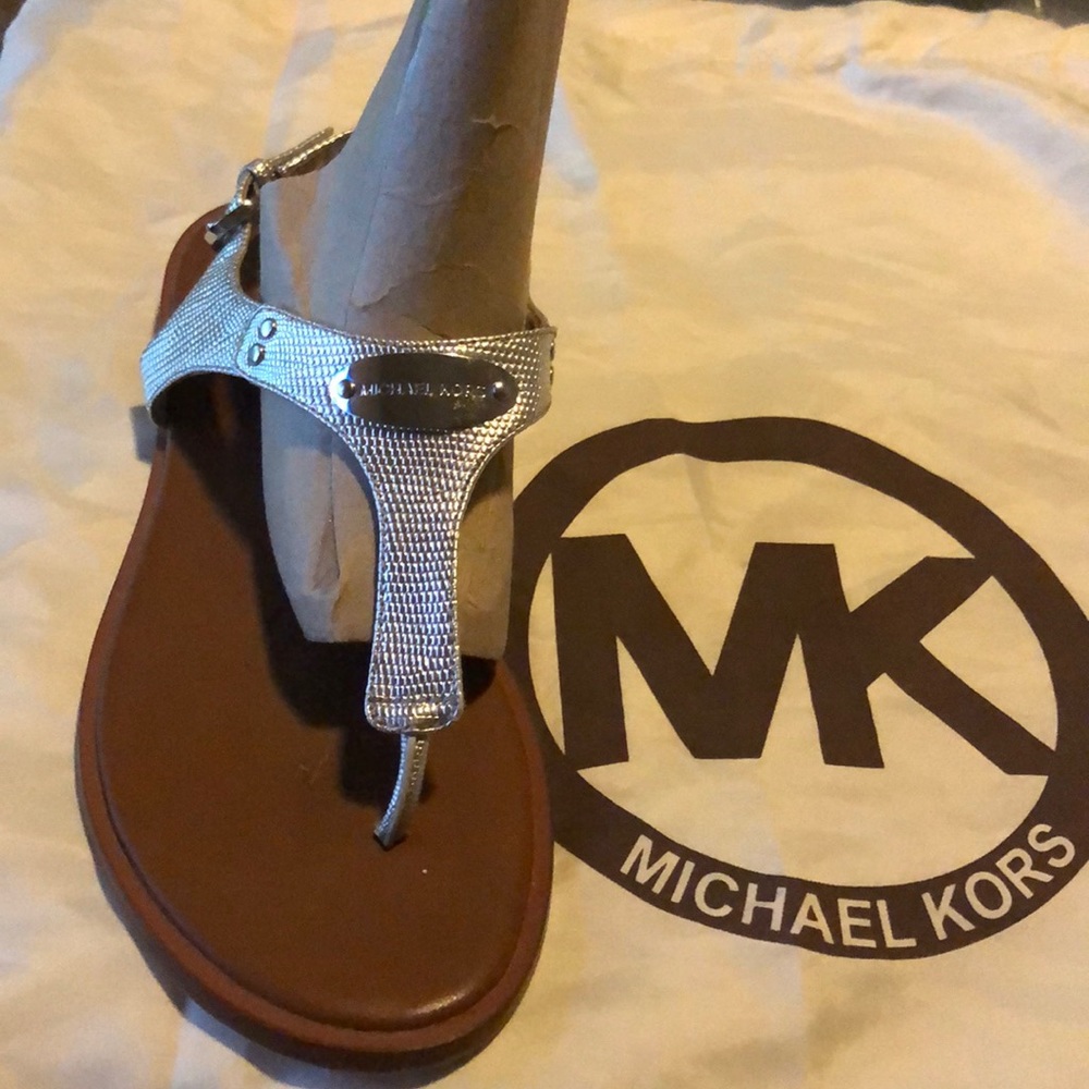 Michael Kors silver sandals 🔥🔥